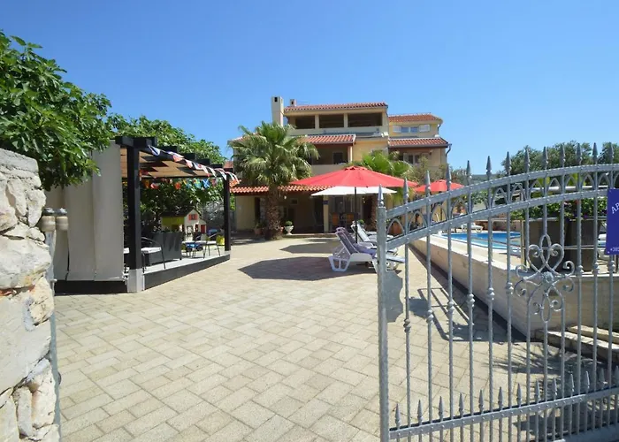 Friedrich-2 By Interhome Tribalj